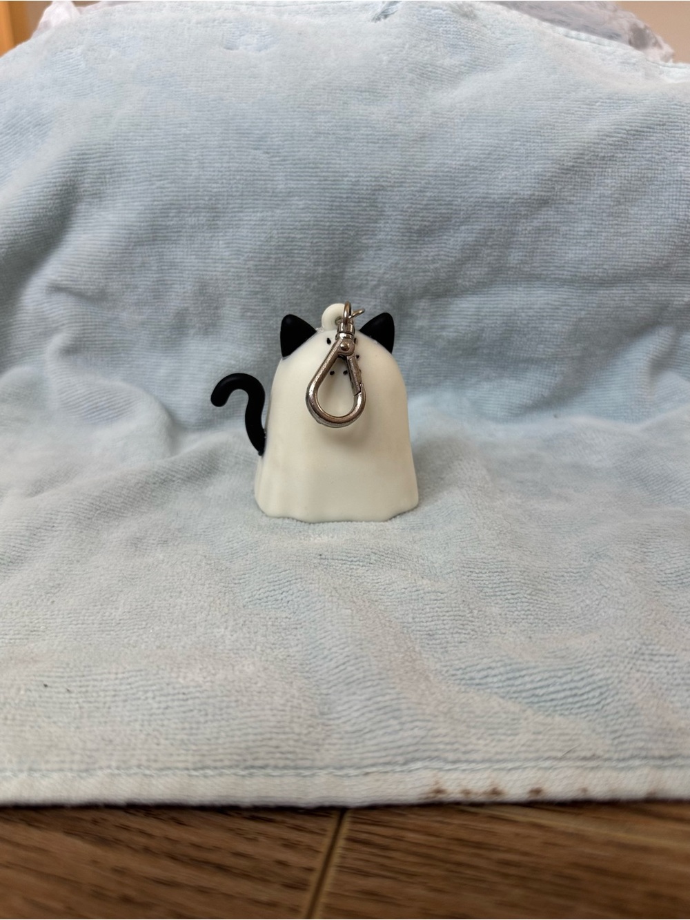 Bath and Body Works White Cat Ghost Pocketbac Charm - Picture 2 of 2